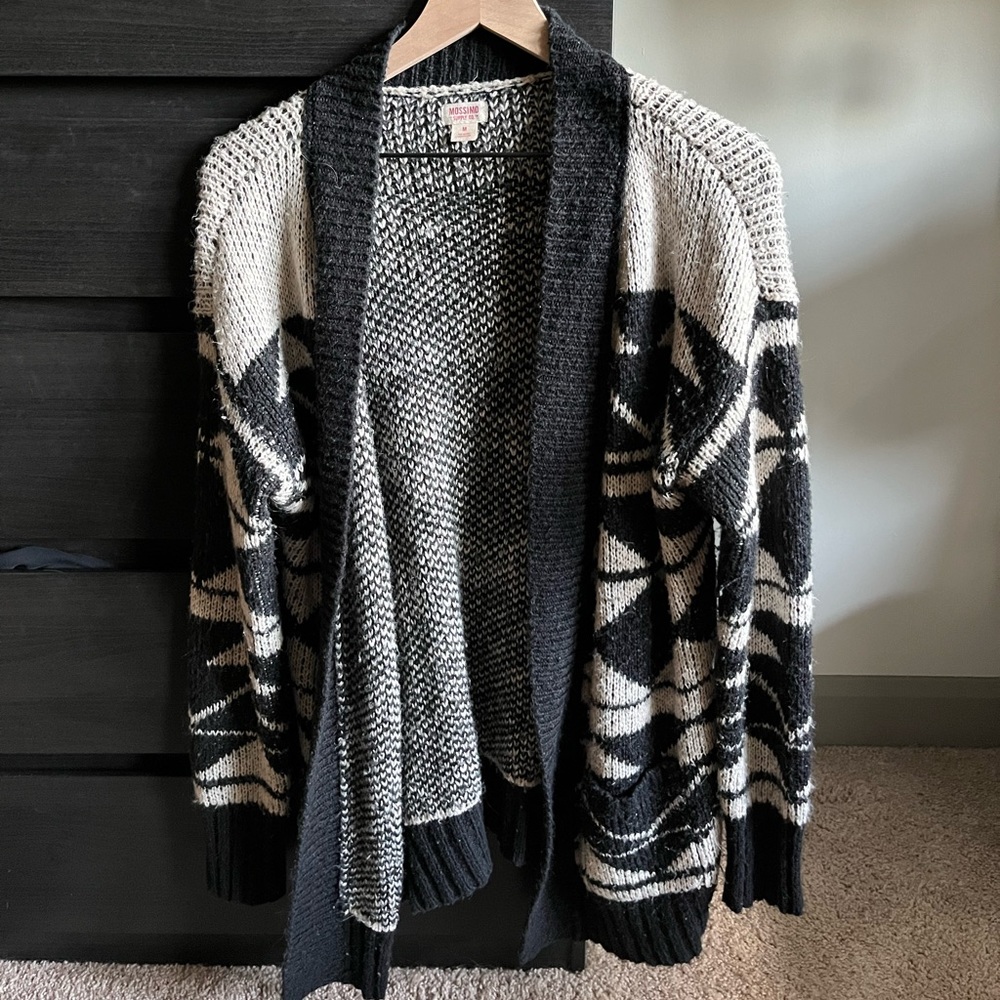 Southwestern inspired cardigan 💫